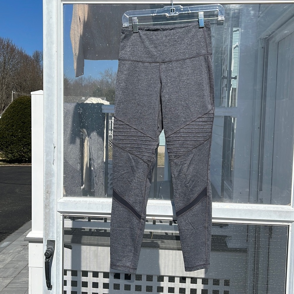 Old navy motto athletic leggings